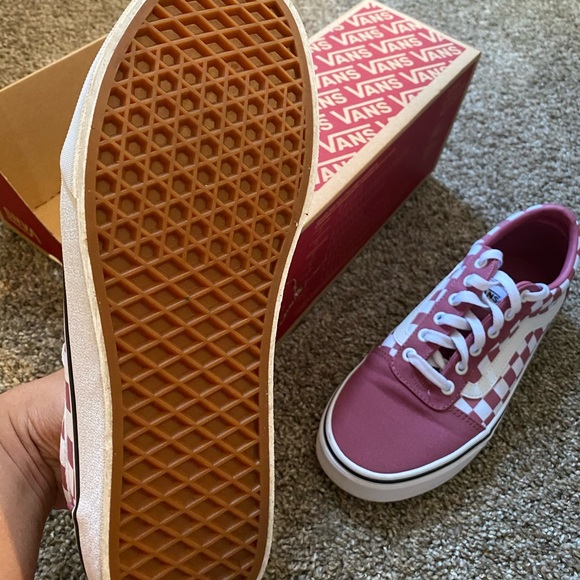 Vans - Picture 3 of 3